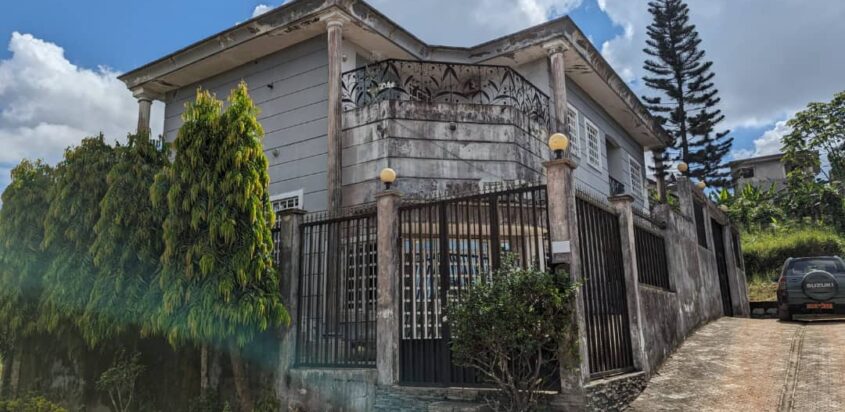 Duplex R+1 en vente à Cité Chirac- Yassa- Douala
